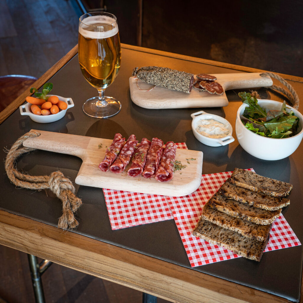 planche apéro la sauciflette personnalisée | maplancheapero.fr